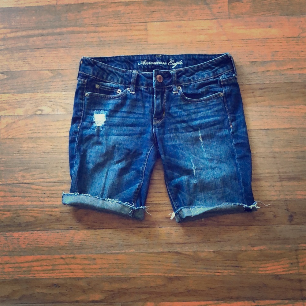 American Eagle mid length shorts size 2